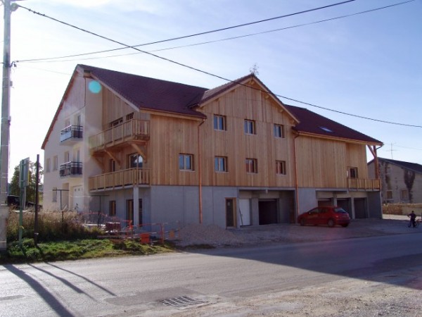 Maison mur bois massif aux Fourgs